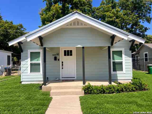 Homes For Sale - 327 Halliday Ave<br/> San Antonio, TX 78210