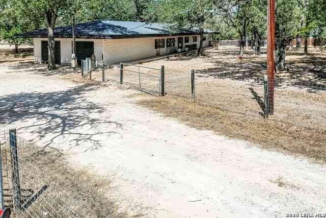 Homes For Sale - 150 Blackjack Rd.<br/> La Vernia, TX 78121