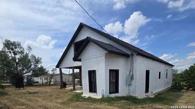 Homes For Sale - 21805 Senior Rd<br/> Von Ormy, TX 78073