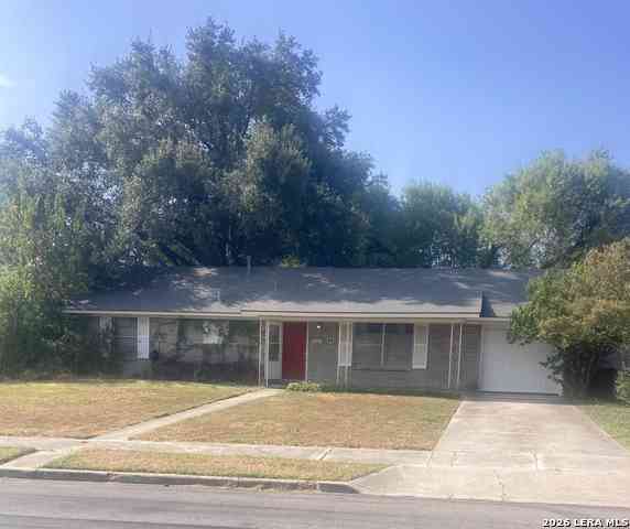 Homes For Sale - 114 Springwood Ln<br/> San Antonio, TX 78216