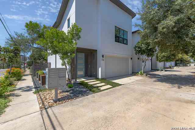 Homes For Sale - 730 E Josephine St<br/> San Antonio, TX 78208