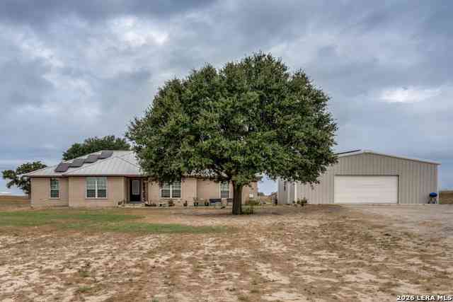 Homes For Sale - 653 Lake Valley Dr<br/> La Vernia, TX 78121