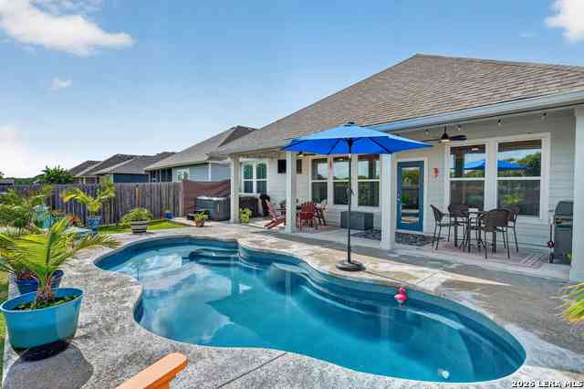 Homes For Sale - 101 Shady Terrace Ln<br/> Rockport, TX 78382
