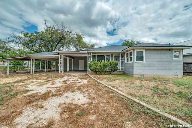 Homes For Sale - 2705 Avenue I<br/> Medina County, Hondo, TX 78861