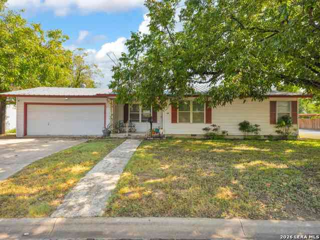 Homes For Sale - 406 Bluebonnet Dr<br/> Kerrville, TX 78028