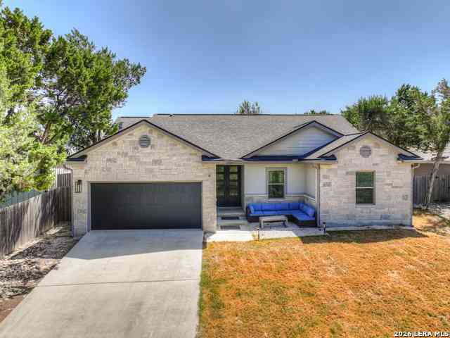 Homes For Sale - 570 Forest Crst<br/> Canyon Lake, TX 78133