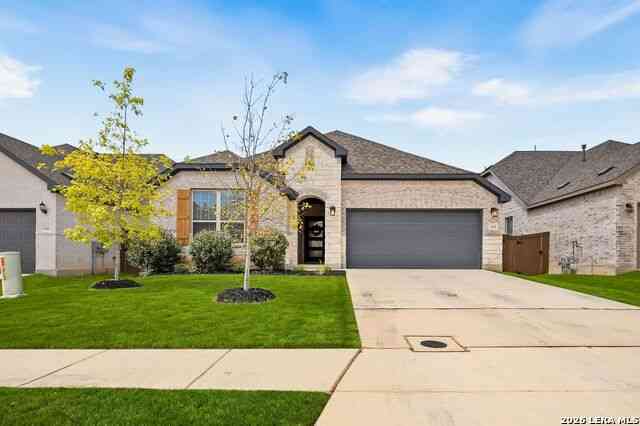 Homes For Sale - 118 Trotting Horse<br/> Boerne, TX 78006
