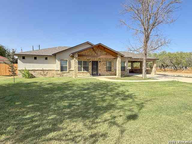 Homes For Sale - 300 Bluebonnet Ave<br/> Medina County, Devine, TX 78016