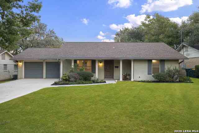 Homes For Sale - 121 Kenwood Ave<br/> Boerne, TX 78006