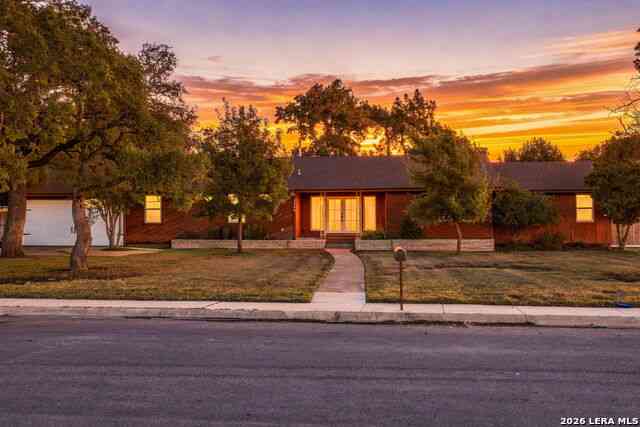 Homes For Sale - 1106 W Main St<br/> Kerr County, Kerrville, TX 78028