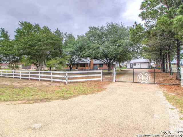 Homes For Sale - 213 Bluebonnet Rdg<br/> La Vernia, TX 78121