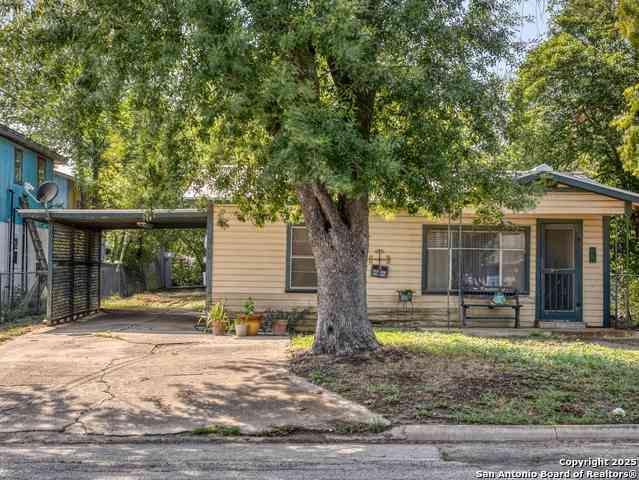 Homes For Sale - 1104 Avenue S<br/> Medina County, Hondo, TX 78861