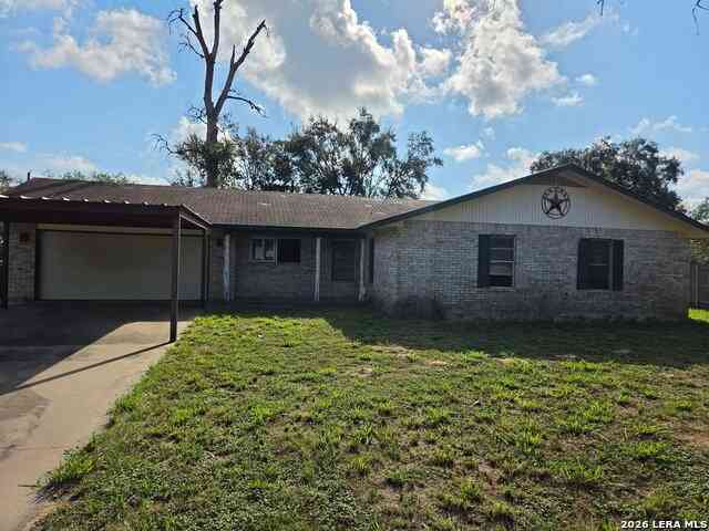 Homes For Sale - 512 High Meadow<br/> Atascosa County, Pleasanton, TX 78064