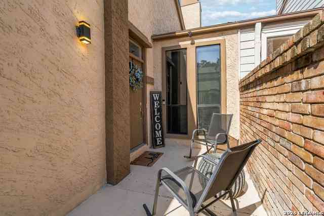 Townhouse For Sale - 14422 Brook Hollow Blvd<br/> San Antonio, TX 78232