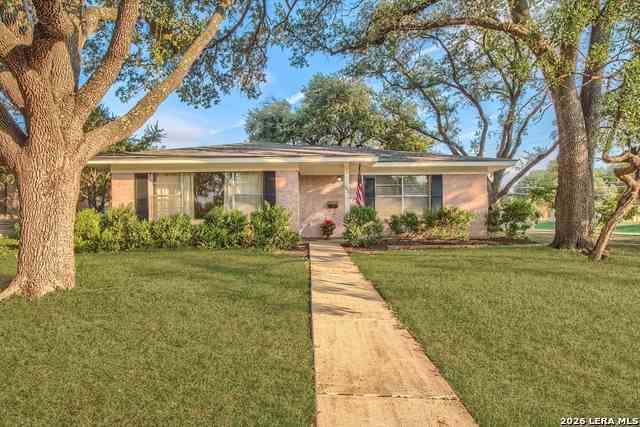 Homes For Sale - 103 Montpelier Dr<br/> San Antonio, TX 78228