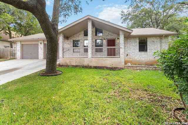 Homes For Sale - 850 Mission Hills Dr<br/> New Braunfels, TX 78130