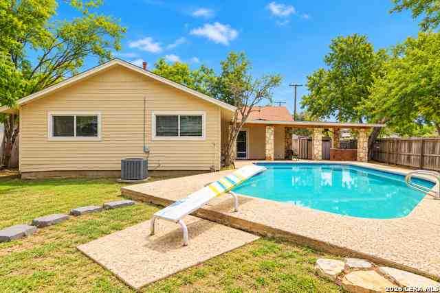 Homes For Sale - 1563 Beverly Ann St<br/> San Antonio, TX 78224