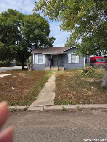 Homes For Sale - 901 E Dullnig Ct<br/> San Antonio, TX 78223