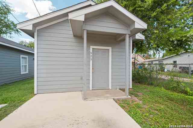 Homes For Sale - 923 S San Joaquin Ave<br/> Bexar County, San Antonio, TX 78237