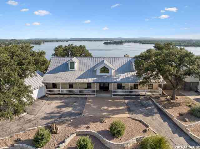 Homes For Sale - 204 N Blue Ridge Trl<br/> Horseshoe Bay, TX 78657
