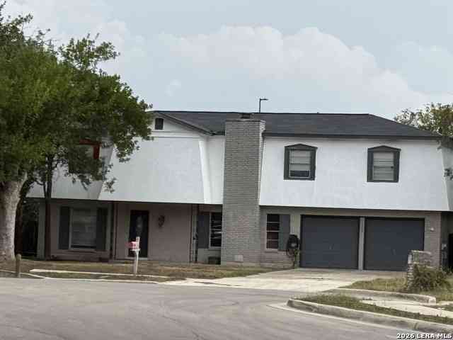 Homes For Sale - 105 Cordoba Cir<br/> Universal City, TX 78148