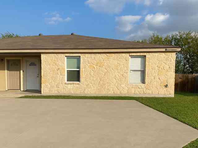 Multifamily For Rent - 7642 Oak Chase<br/> San Antonio, TX 78239