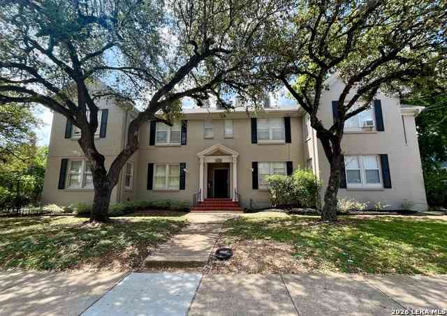 Multifamily For Rent - 424 E Ashby Pl #4<br/> San Antonio, TX 78212