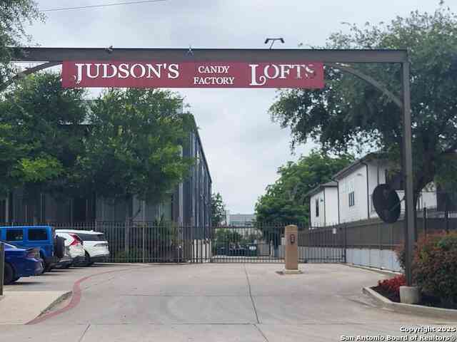 Condo For Rent - 831 S Flores #3104<br/> San Antonio, TX 78204