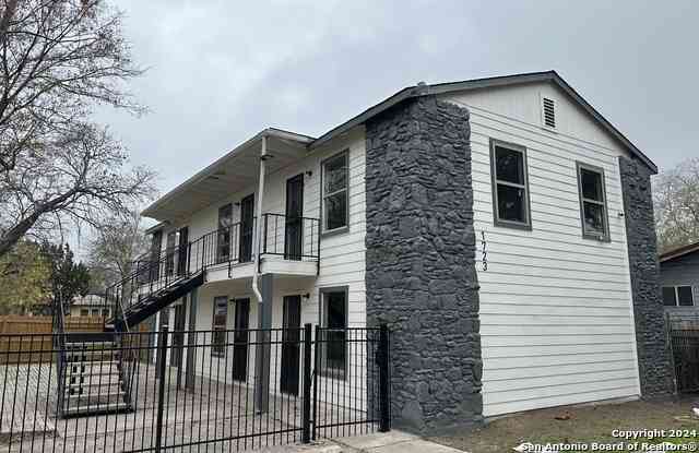 Apartment For Rent - 1723 W Mayfield Blvd #2<br/> San Antonio, TX 78211