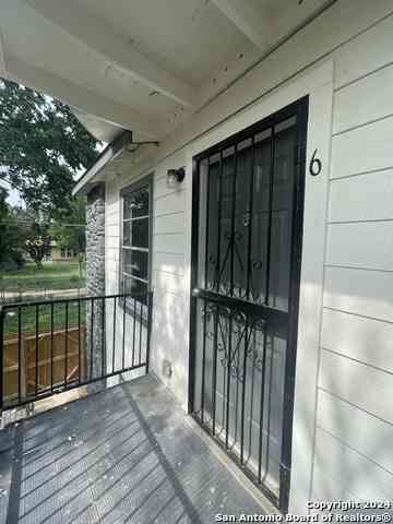Apartment For Rent - 1723 W Mayfield Blvd #6<br/> San Antonio, TX 78211