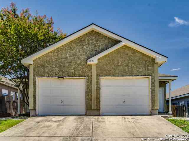 Multifamily For Rent - 5723 Golf Heights #UNIT 1<br/> San Antonio, TX 78244