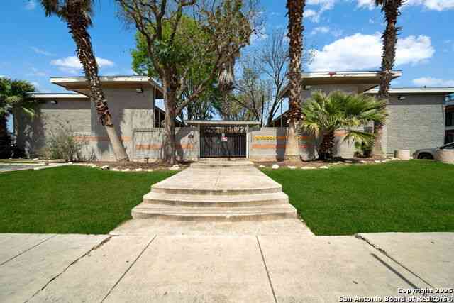 Condo For Rent - 255 E Rampart #211<br/> San Antonio, TX 78216