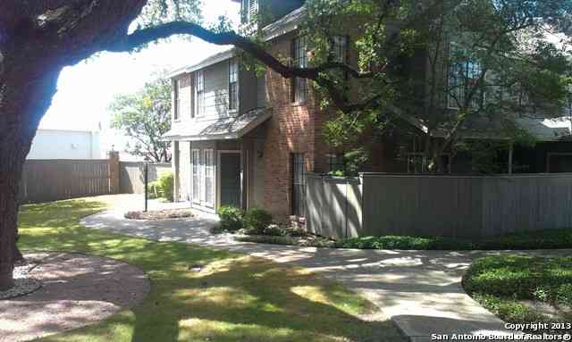 Condo For Rent - 31 Chapel Hill<br/> San Antonio, TX 78240