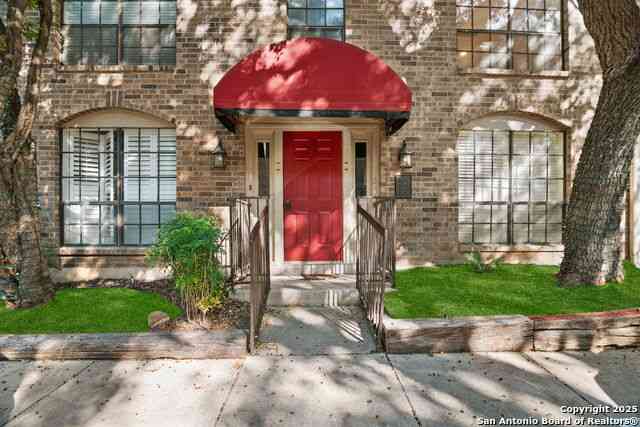 Condo For Rent - 7926 Broadway #608<br/> San Antonio, TX 78209