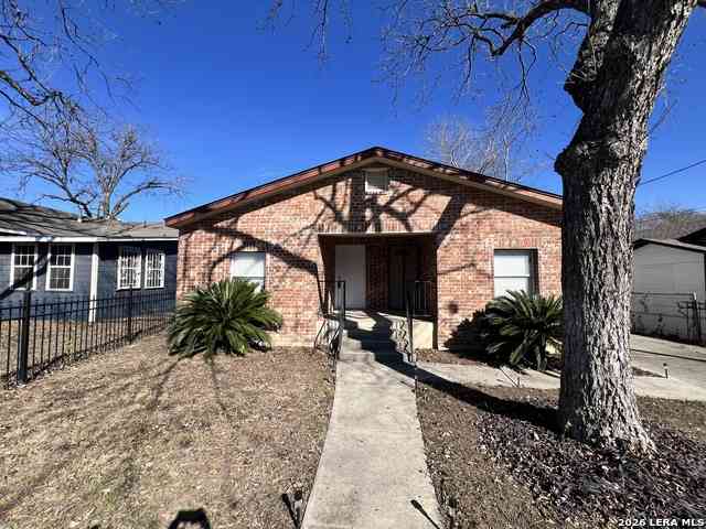 Multifamily For Rent - 807 E Southcross #1<br/> San Antonio, TX 78214