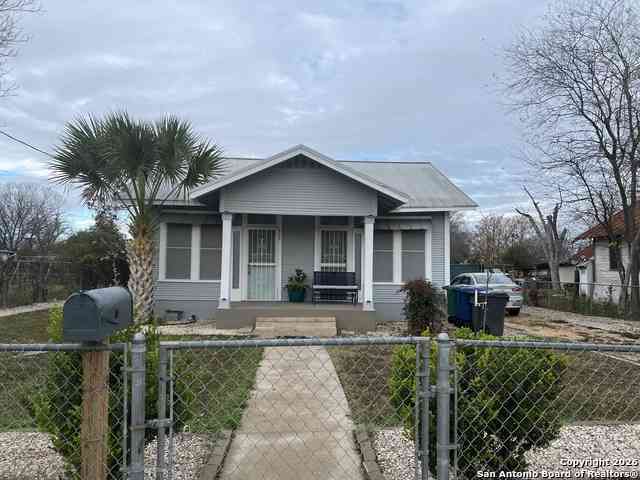 Homes For Rent - 129 W Young<br/> San Antonio, TX 78214
