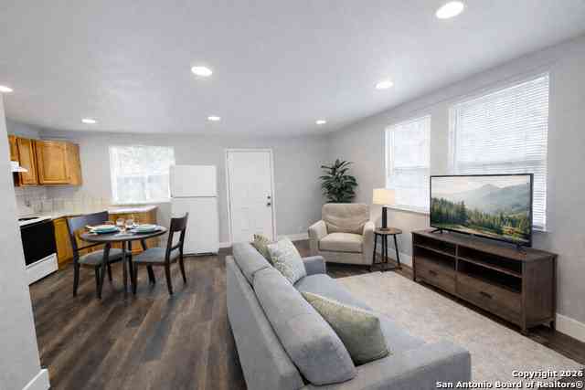 Multifamily For Rent - 116 Dolores #1<br/> San Antonio, TX 78228