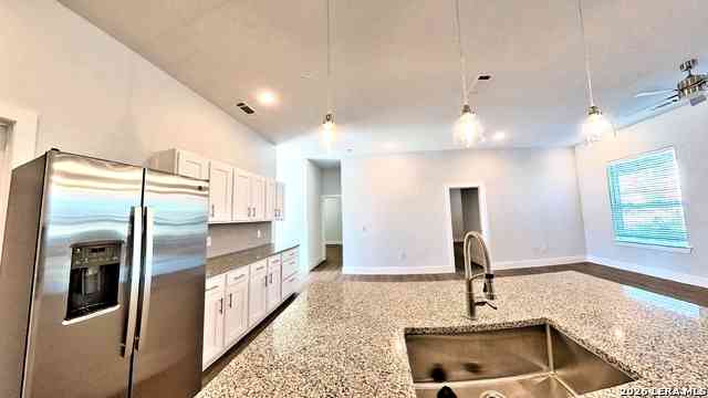 Apartment For Rent - 330 E Carson #1203<br/> San Antonio, TX 78208