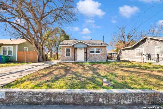 Homes For Rent - 120 Bank St<br/> San Antonio, TX 78204