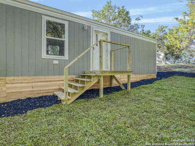 Mobile Home For Rent - 1230 Greenbriar<br/> Canyon Lake, TX 78133