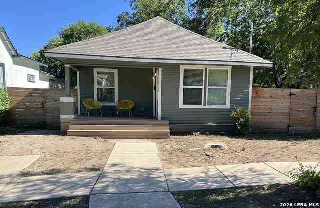 Homes For Rent - 426 E Woodlawn<br/> San Antonio, TX 78212