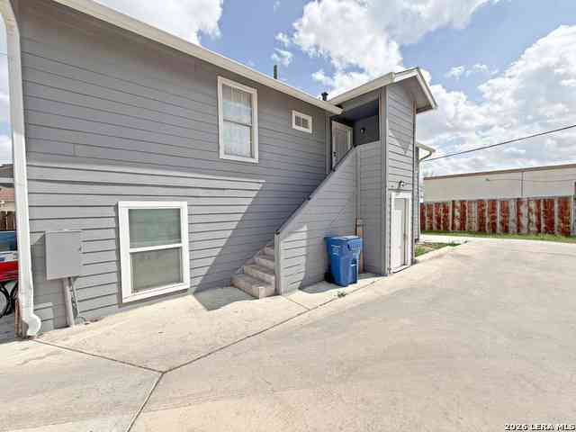 Multifamily For Rent - 232 Cornell #202<br/> Bexar County, San Antonio, TX 78201