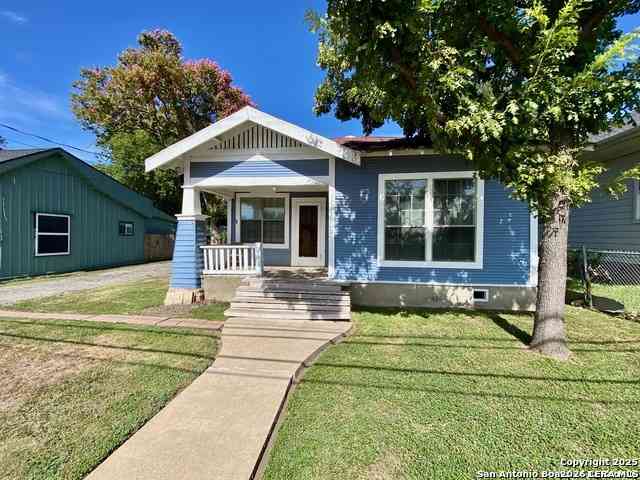 Homes For Rent - 2213 N Flores<br/> San Antonio, TX 78212