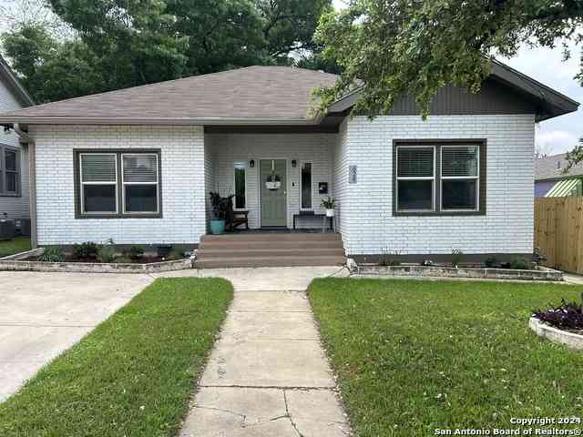 Homes For Rent - 628 W Magnolia Ave<br/> San Antonio, TX 78212