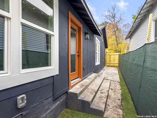 Multifamily For Rent - 1606 W Wildwood Unit A<br/> Bexar County, San Antonio, TX 78201