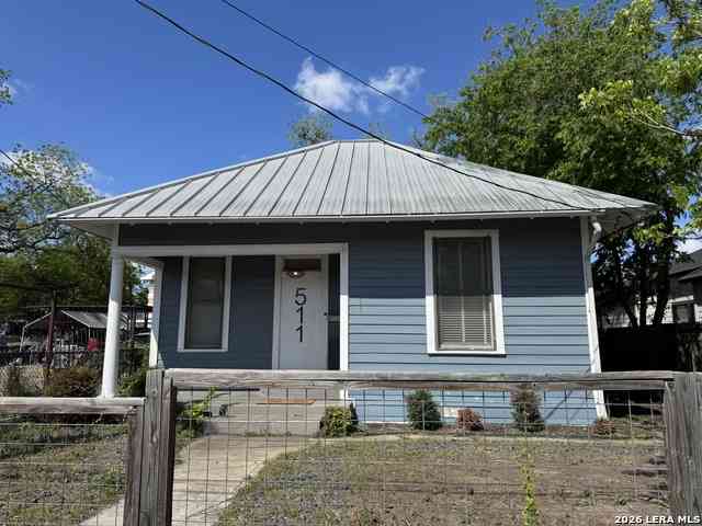 Homes For Rent - 511 N Monumental<br/> San Antonio, TX 78202