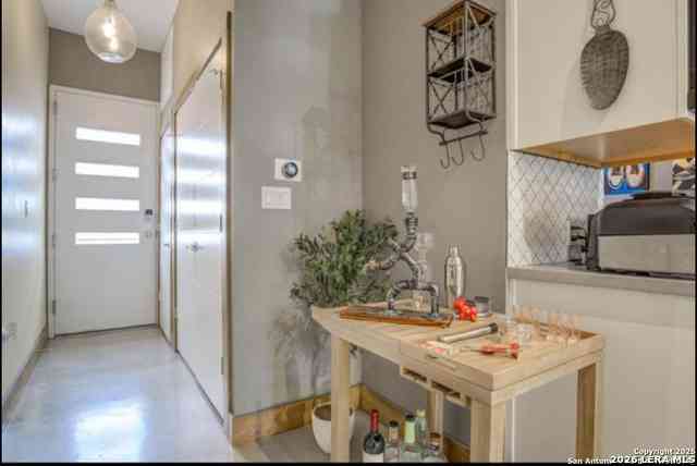 Condo For Rent - 1542 N Alamo #203<br/> San Antonio, TX 78215