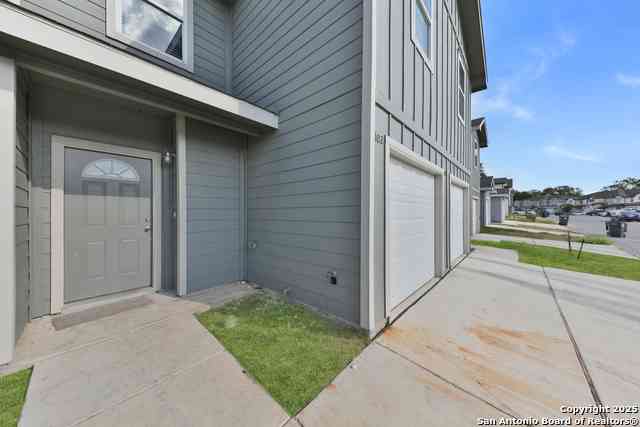 Other For Rent - 9907 Grove Mist #102<br/> San Antonio, TX 78233