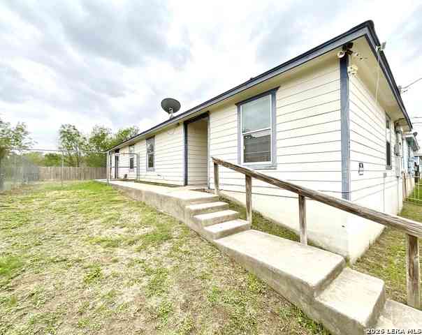 Multifamily For Rent - 422 Amires Pl<br/> Bexar County, San Antonio, TX 78237