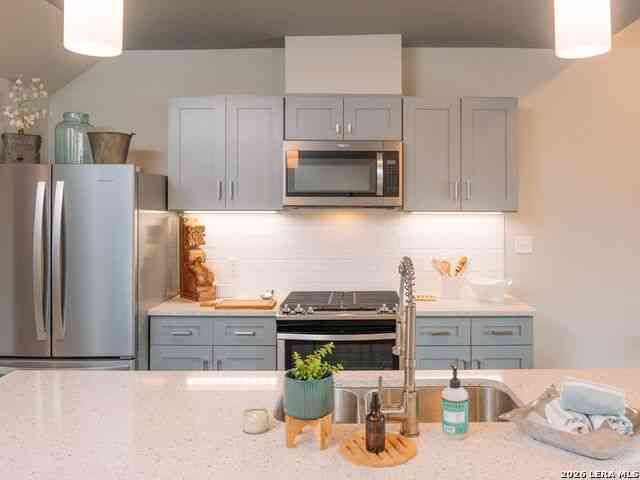 Condo For Rent - 210 W Peden #119<br/> San Antonio, TX 78204